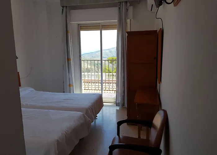 Hotel Lanjaron Otel 2*