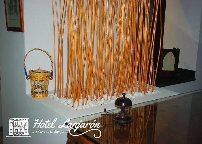 Otel Hotel Lanjaron 2*